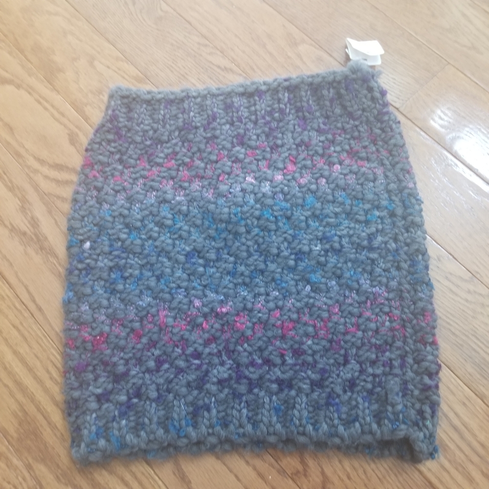 D&Y Scarf - Picture 2 of 5